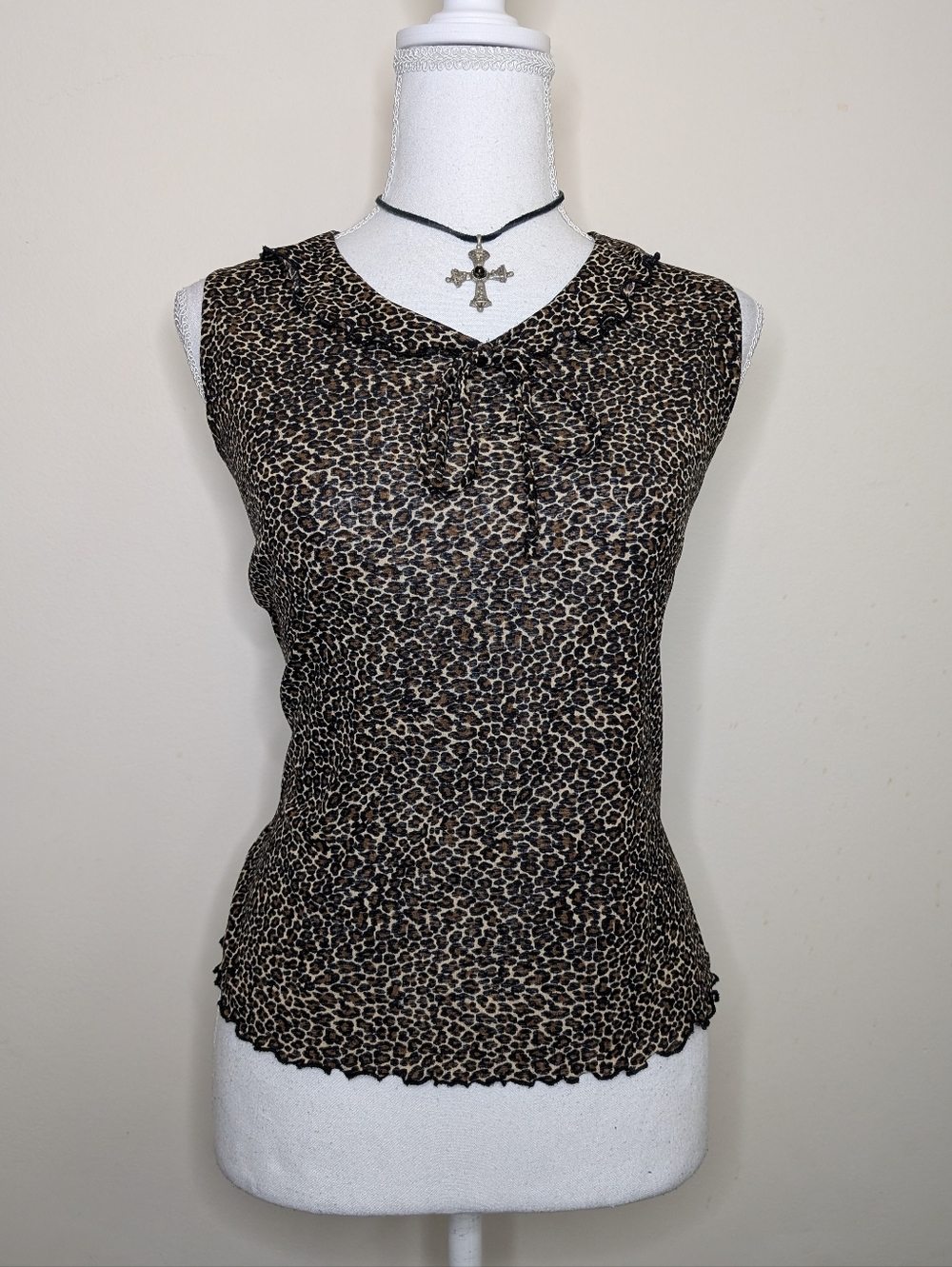 Sleeveless Leopard Print Ruffled Neck Tank Top - Brown